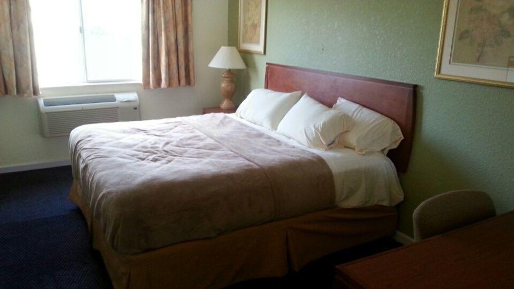 Riverwalk Inn & Suites Fort Atkinson Luaran gambar