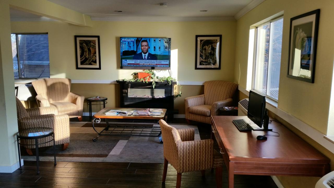Riverwalk Inn & Suites Fort Atkinson Luaran gambar