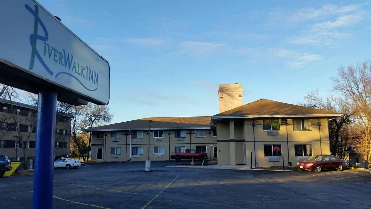 Riverwalk Inn & Suites Fort Atkinson Luaran gambar