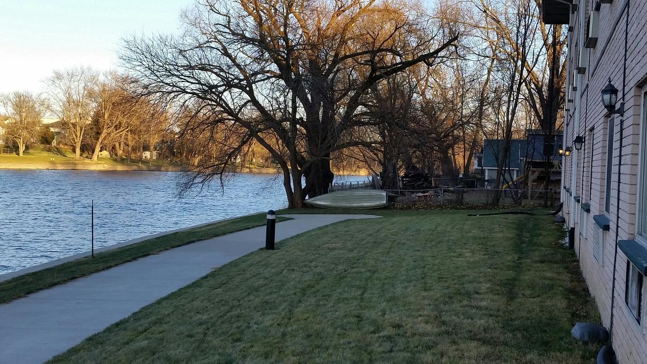 Riverwalk Inn & Suites Fort Atkinson Luaran gambar