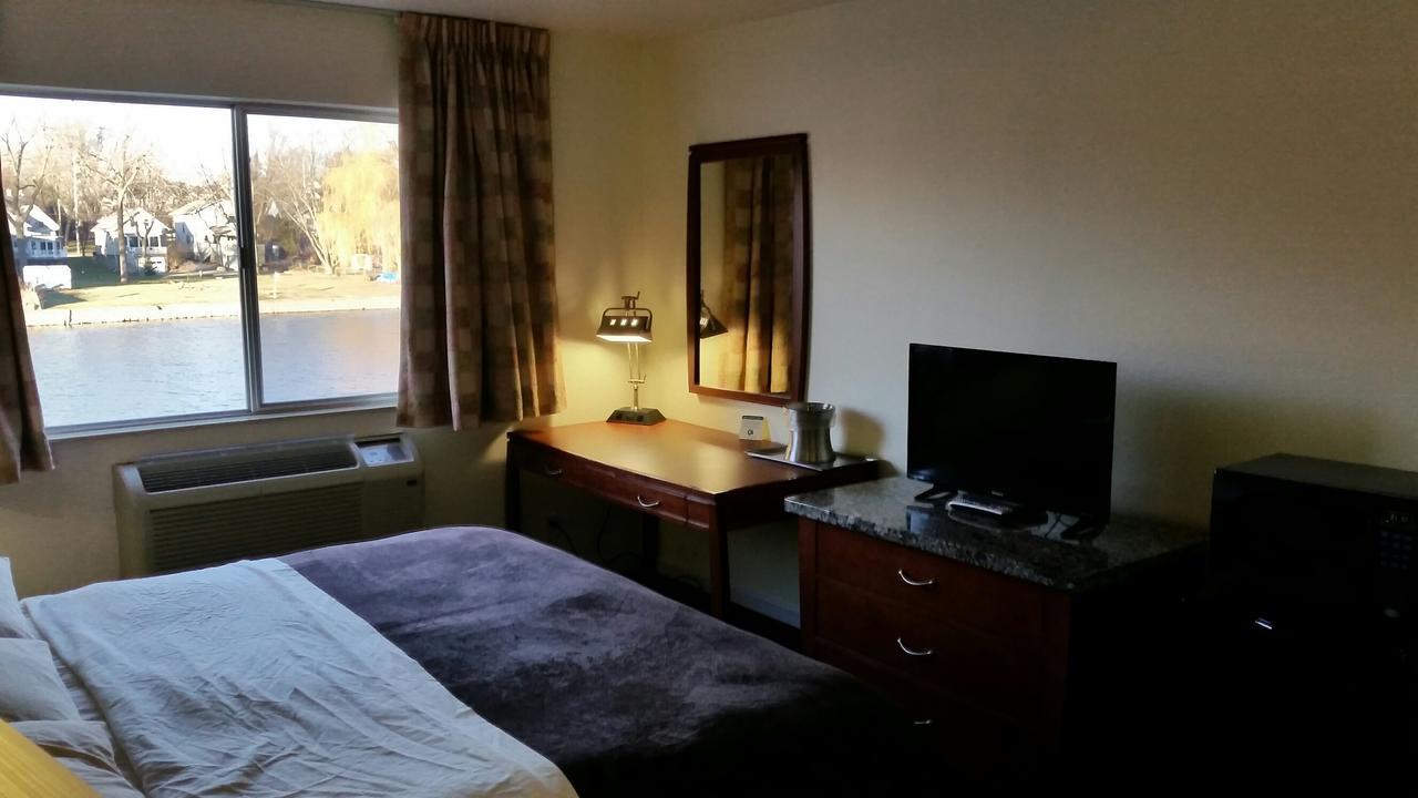 Riverwalk Inn & Suites Fort Atkinson Luaran gambar