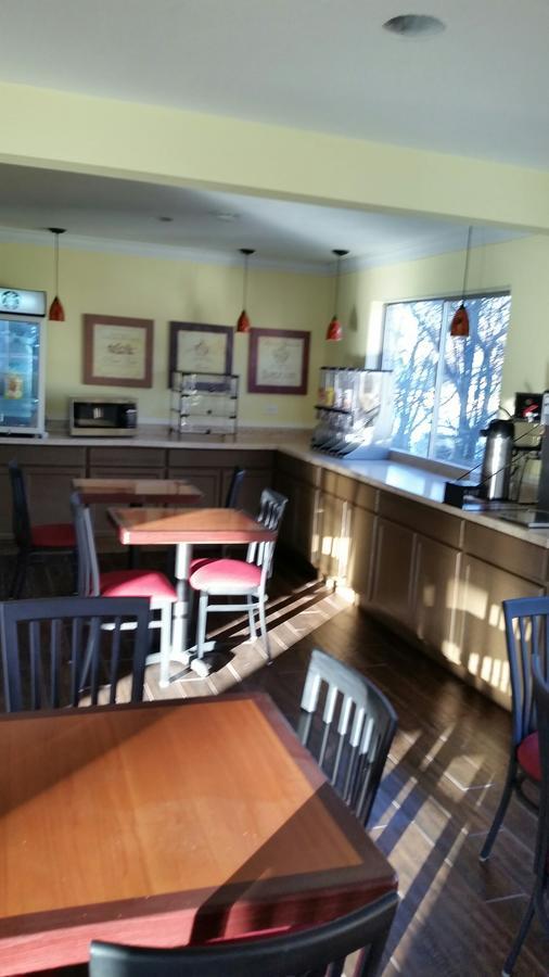 Riverwalk Inn & Suites Fort Atkinson Luaran gambar