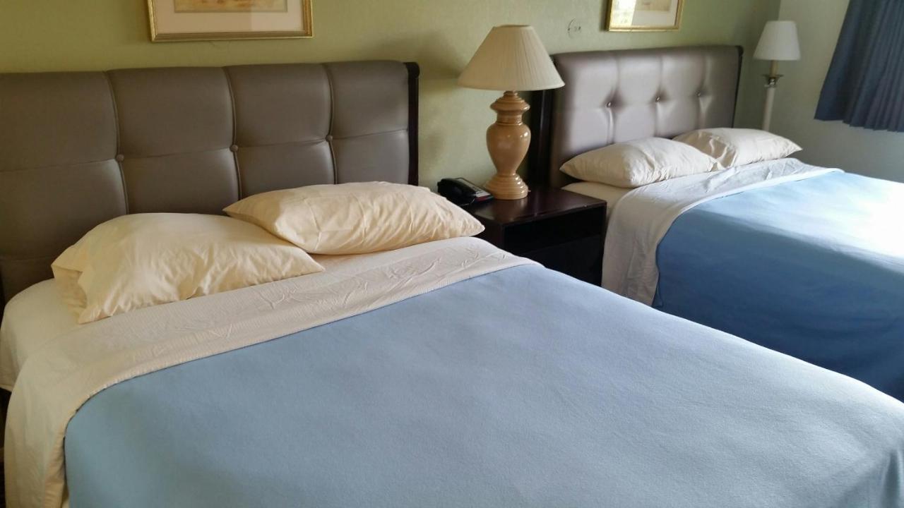 Riverwalk Inn & Suites Fort Atkinson Luaran gambar