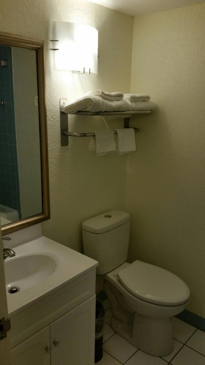 Riverwalk Inn & Suites Fort Atkinson Luaran gambar