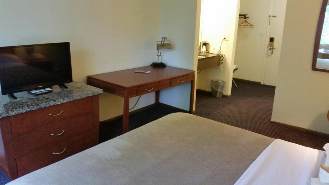 Riverwalk Inn & Suites Fort Atkinson Luaran gambar